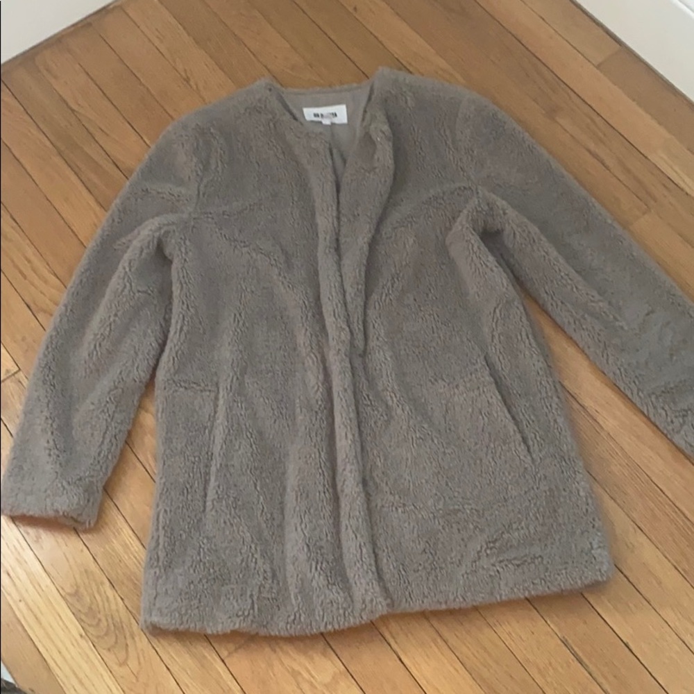 BB Dakota size L gorgeous gray faux fur jacket EUC